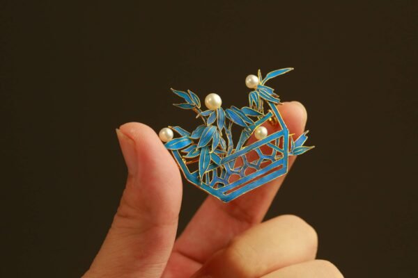 Bonsai brooch