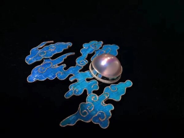Night Sky Bright Moon Pearl brooch